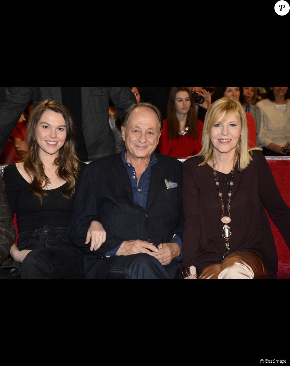 Clémence Ansault avec ses parents Chantal Ladesou et Michel Ansault - Enregistrement de l'émission "Vivement dimanche" à Paris le 29 octobre 2014. L'émission sera diffusée le 2 novembre.