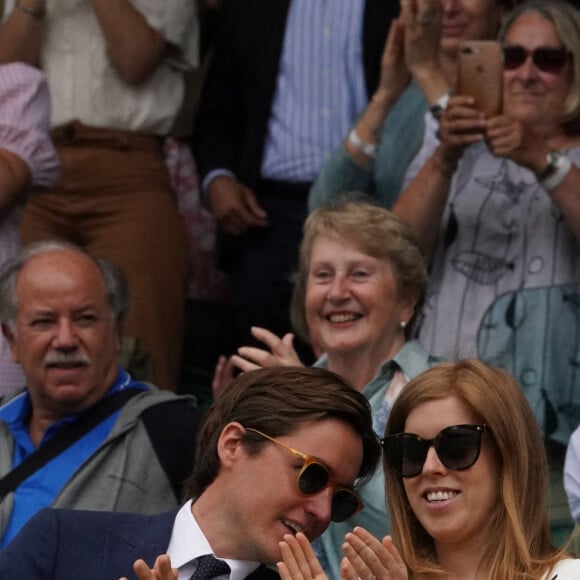 La princesse Beatrice d'York (enceinte) et son mari Edoardo Mapelli Mozzi au tournoi de Wimbledon au All England Lawn Tennis and Croquet Club à Londres, Royaume Uni, le 8 juillet 2021.