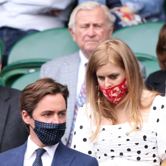 La princesse Béatrice d'York et son mari Edoardo Mapelli Mozzi assistent au tournoi de tennis de Wimbledon, le 8 juillet 2021.