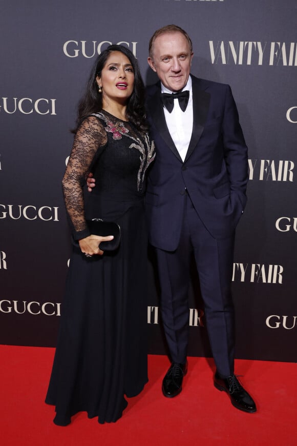 Salma Hayek et son mari François-Henri Pinault au photocall de la soirée "Vanity Fair Awards" à Madrid, le 26 septembre 2018.