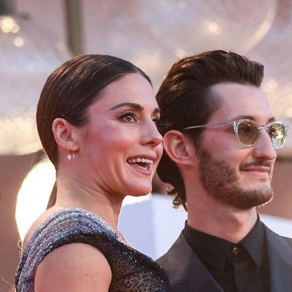 Natasha Andrews et son mari Pierre Niney lors du red carpet du film "Amants" lors de la 77ème édition du festival international du film de Venise (Mostra) le 3 septembre 2020.