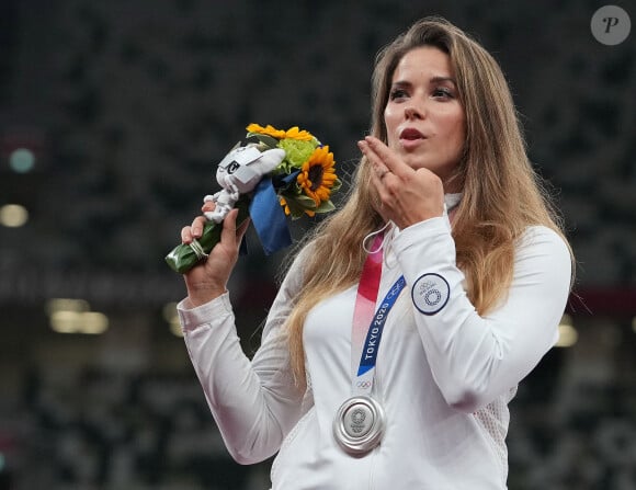 Maria Andrejczyk : L'athlète olympique met en vente sa médaille