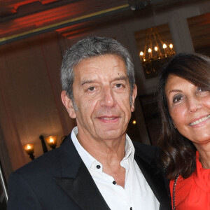 Michel Cymes et sa femme Nathalie Cymes lors de la soirée de gala "Enfance Majuscule" à la salle Gaveau à Paris le 15 juin 2021. © Coadic Guirec / Bestimage