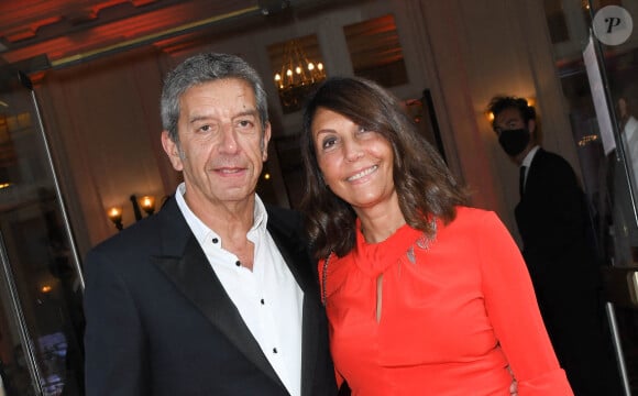 Michel Cymes et sa femme Nathalie Cymes lors de la soirée de gala "Enfance Majuscule" à la salle Gaveau à Paris le 15 juin 2021. © Coadic Guirec / Bestimage