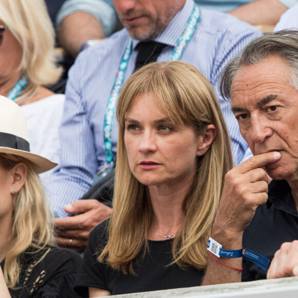 Richard Berry et sa femme Pascale Louange dans les tribunes lors des internationaux de tennis de Roland-Garros à Paris, le 4 juin 2019. © Jacovides-Moreau/Bestimage