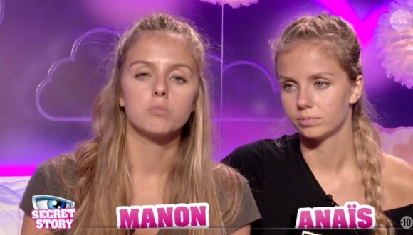 Anaïs et Manon dans le confessionnal - "Secret Story 10", sur NT1. Le 7 septembre 2016.