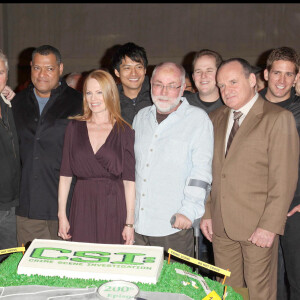 Laurence Fishburne, William Petersen, Marg Helgenberger et les acteurs de la série "Les Experts" pour le 200e épisode aux studios Universal, en Californie en 2009.