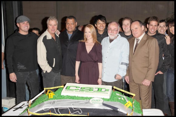 Laurence Fishburne, William Petersen, Marg Helgenberger et les acteurs de la série "Les Experts" pour le 200e épisode aux studios Universal, en Californie en 2009.