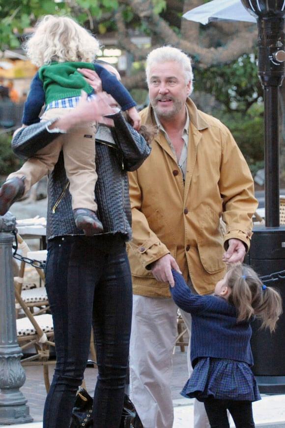 William Petersen, sa femme Gina Cirone et leurs jumeaux à Los Angeles en 2013.