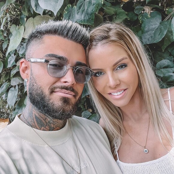 Jessica Thivenin, heureuse avec son mari Thibault Garcia et leur file Maylone. La famille s'est agrandie avec l'arrivée de la petite Leewane.