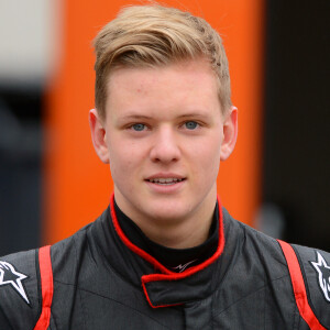 Mick Schumacher (Allemagne), fils du septuple champion du monde de Formule 1 allemand Michael Schumacher, effectue ses premiers essais en Formule 4 à Oschersleben, le 8 avril 2015.