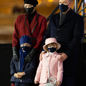 Le prince Albert II de Monaco, sa femme la princesse Charlene et leurs enfants le prince héréditaire Jacques et la princesse Gabriella durant la célébration de la Sainte Dévote, Sainte patronne de Monaco, à Monaco le 26 janvier 2021. © Olivier Huitel / Pool Monaco /Bestimage  TT.SS.HH. Prince Albert II, Princess Charlene of Monaco and their children Prince Jacques and Princess Gabriella attend the Sainte Devote celebrations. Sainte Devote is the Patron Saint of The Principality Of Monaco and France's Mediterranean Corsica island. This year the configuration has been changed due to the Covid-19 epidemic. The mass took place in a small committee and the traditional conflagration of the boat took place on the Quai Albert 1er. On January 26, 2021 in Monaco. 