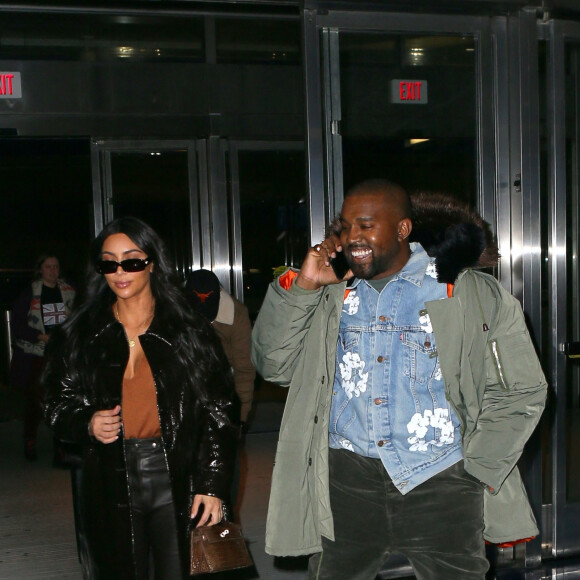 Kim Kardashian et son mari Kanye West arrivent à l'aéroport de New York (JFK), le 5 février 2020.