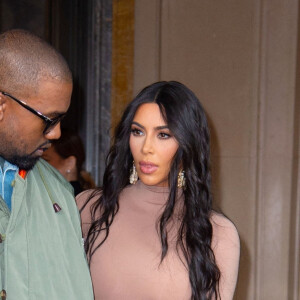 Kim Kardashian et son mari Kanye West se baladent ensemble à New York le 5 février 2020.