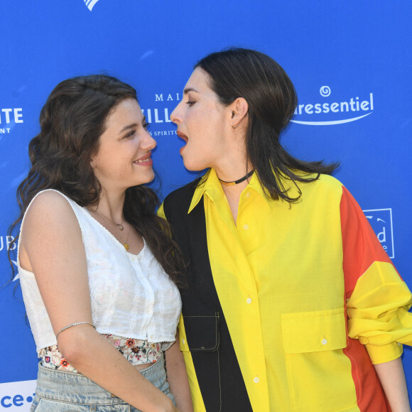 Zoé Adjani et Amira Casar - Photocall du film "Cigare au miel" lors du 14ème Festival du Film Francophone d'Angoulême. Le 26 août 2021 © Coadic Guirec / Bestimage