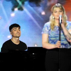 Exclusif - Louane Emera et Florian Rossi - Enregistrement de l'émission "La soirée extraordinaire : La musique comme vous ne l'avez jamais vue", qui sera diffusée le 30 juin sur M6 © Gaffiot-Moreau / Bestimage