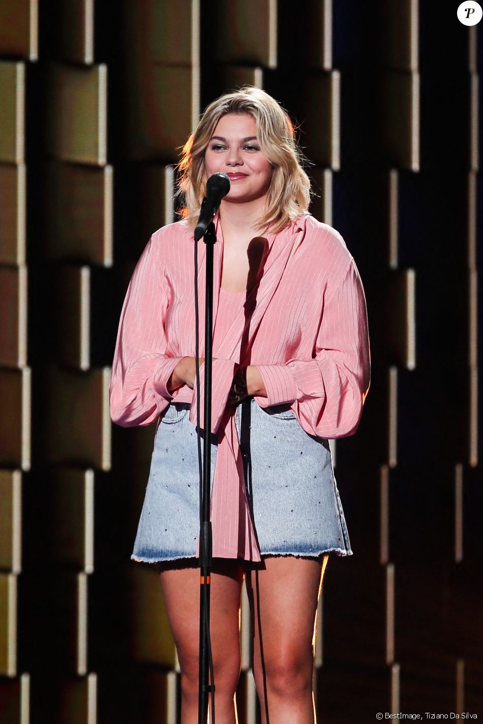 Exclusif Louane Emera Enregistrement De L Mission La Boite Secrets N Pr Sent E Par F