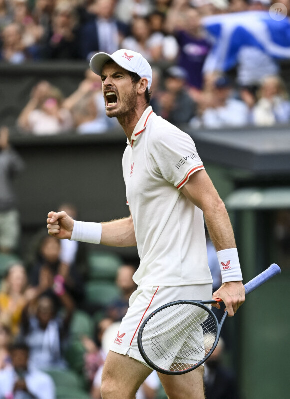 Andy Murray remporte le match contre le Géorgien Nikoloz Basilashvii (6-4, 6-3, 5-7, 6-3) à Wimbledon, le 28 juin 2021, quatre ans après son dernier match sur le gazon anglais.