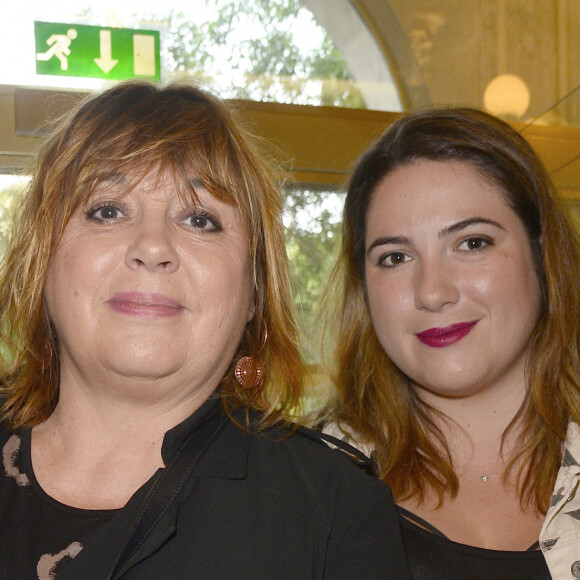 Michèle Bernier et sa fille Charlotte Gaccio - People assistent au concert de Patrick Bruel qui chante Barbara au Théâtre du Châtelet à Paris le 6 juin 2016. © Coadic Guirec / Bestimage