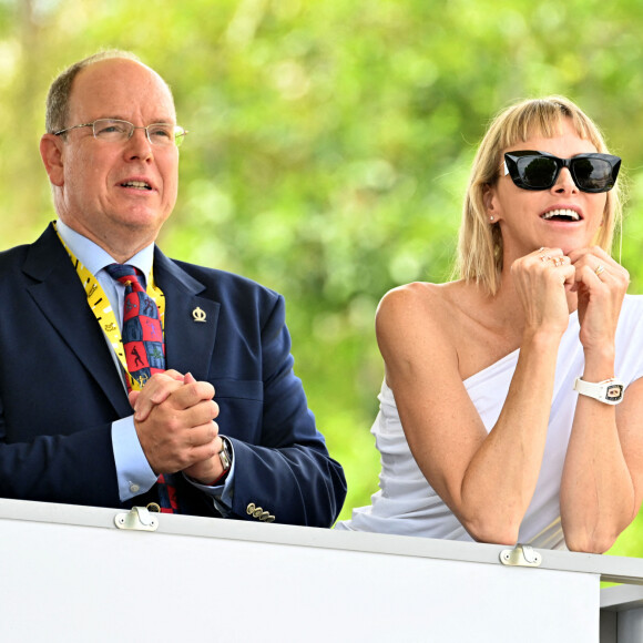 Le prince Albert II de Monaco et la princesse Charlene durant le 1er jour du Tour de France 2020 à Nice, le 29 août 2020. © Bruno Bebert / Bestimage