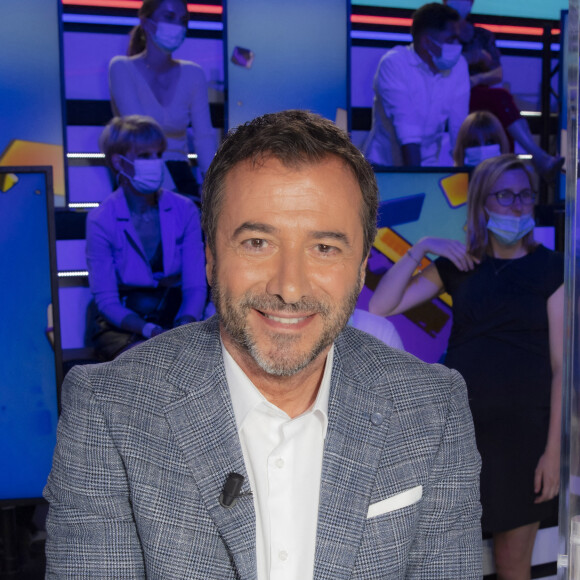 Bernard Montiel - Enregistrement de l'émission "TPMP (Touche Pas à Mon Poste)", présentée par Cyril Hanouna et diffusée en direct sur C8 le 9 juin © Jack Tribeca / Bestimage