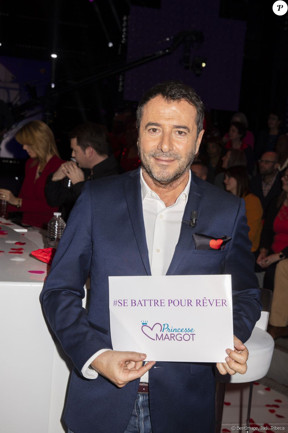 Bernard Montiel Pose Pour Soutenir L Association Princesse Margot Qui Vient De Signer Avec La Region Ile De France L Ouverture De La Maison De Parents Marg Home Purepeople