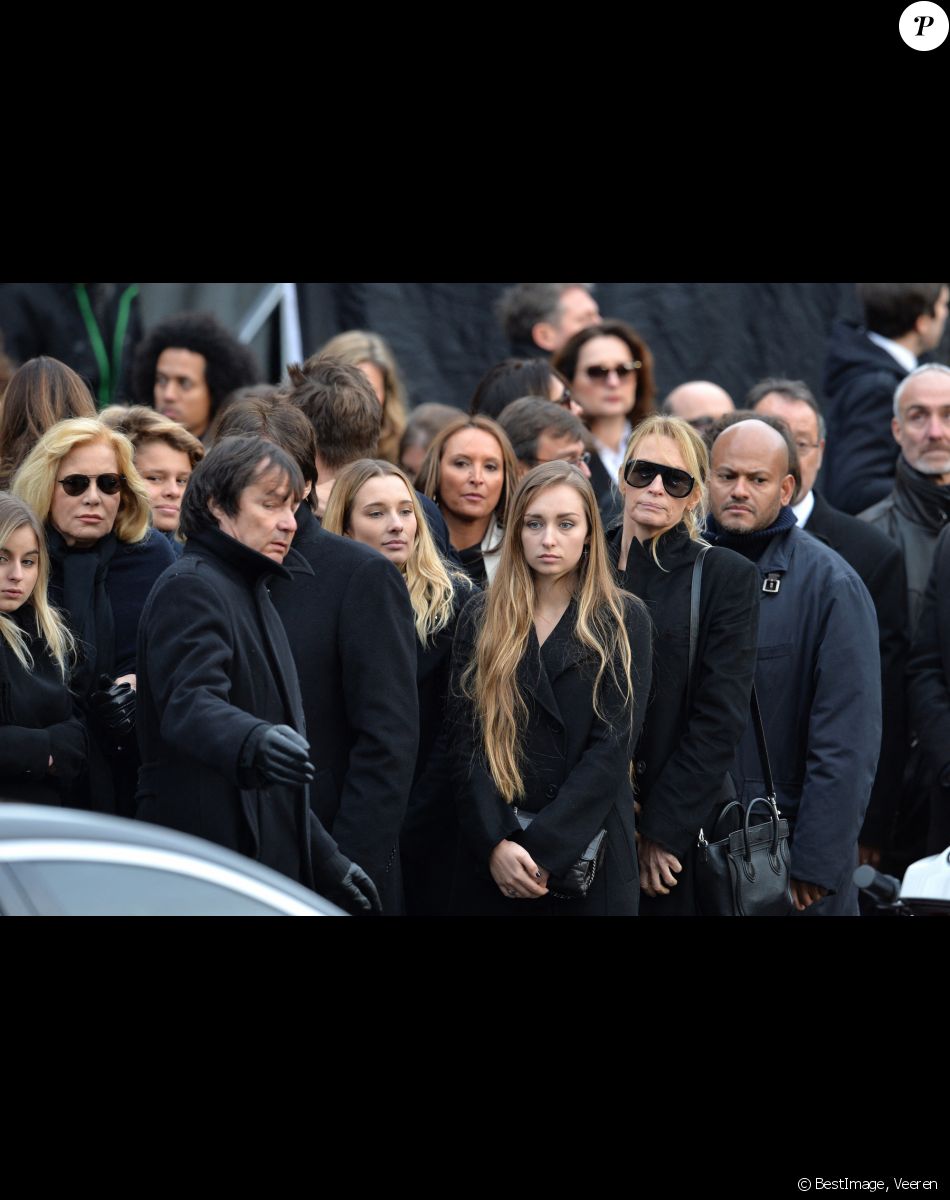 Sylvie Vartan, Ilona, Emma Smet, Estelle Lefébure - Sorties de l'église de la Madeleine après les obsèques de Johnny Hallyday à Paris le 9 décembre 2017. © Veeren / Bestimage