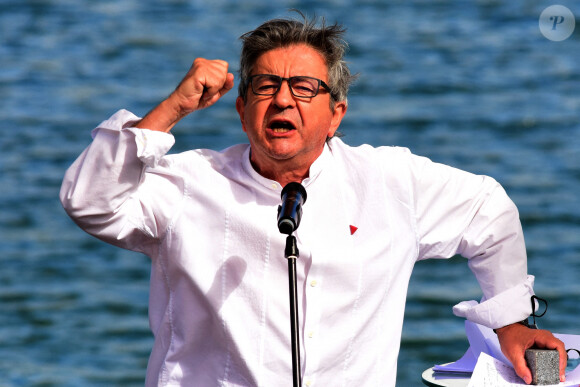 Jean-Luc Mélenchon prononce un discours devant les militants - Université d'été du parti "La France Insoumise", baptisée Amphis, à Châteauneuf-sur-Isère près de Valence, le 23 août 2020.