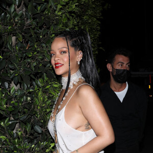 Rihanna se rend au restaurant Giorgio Baldi accompagnée de sa nièce Majesty à Santa Monica le 21 aout 2021.