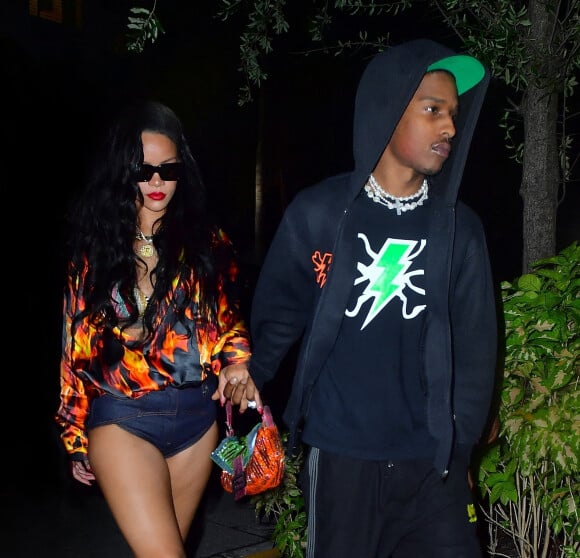 Exclusif - Rihanna et son compagnon ASAP Rocky, main dans la main, vont dîner à Miami