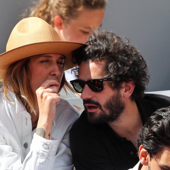 Daphné Bürki et son mari Gunther Love - Célébrités dans les tribunes des internationaux de France de tennis de Roland Garros à Paris, France, le 6 juin 2019. © Jacovides-Moreau/Bestimage