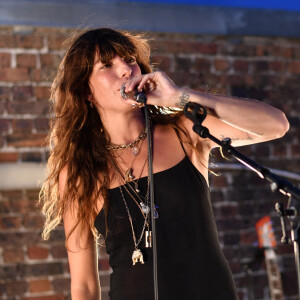 Exclusif - Lou Doillon anime la soirée de présentation de la nouvelle plateforme de marque "Génération IKKS" et de la première capsule iconique "La Leather Story" sur les toits de la capitale, rue d'Abbeville, à Paris. Le 8 septembre 2021 © Rachid Bellak / Bestimage