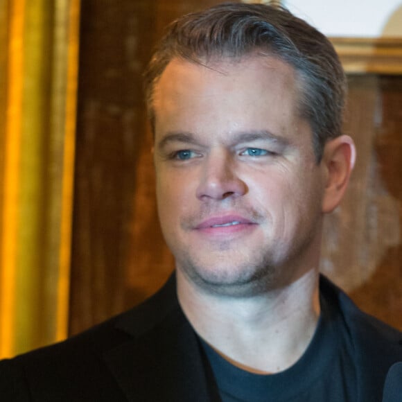 Matt Damon lors du photocall du film "Monuments Men" à l'hôtel Bristol à Paris le 12 février 2004. 