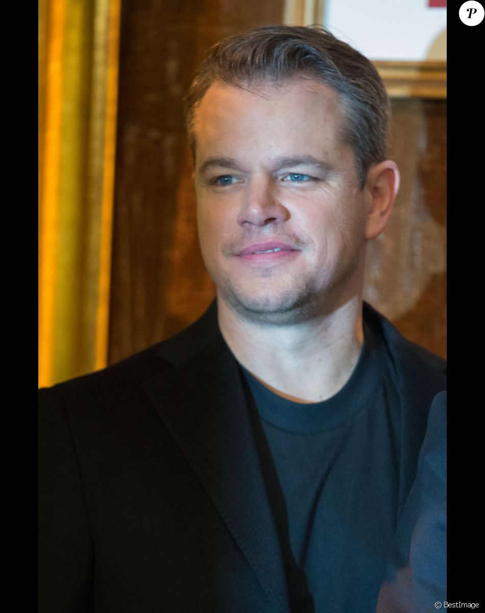 Matt Damon lors du photocall du film "Monuments Men" à l'hôtel Bristol à Paris le 12 février 2004.