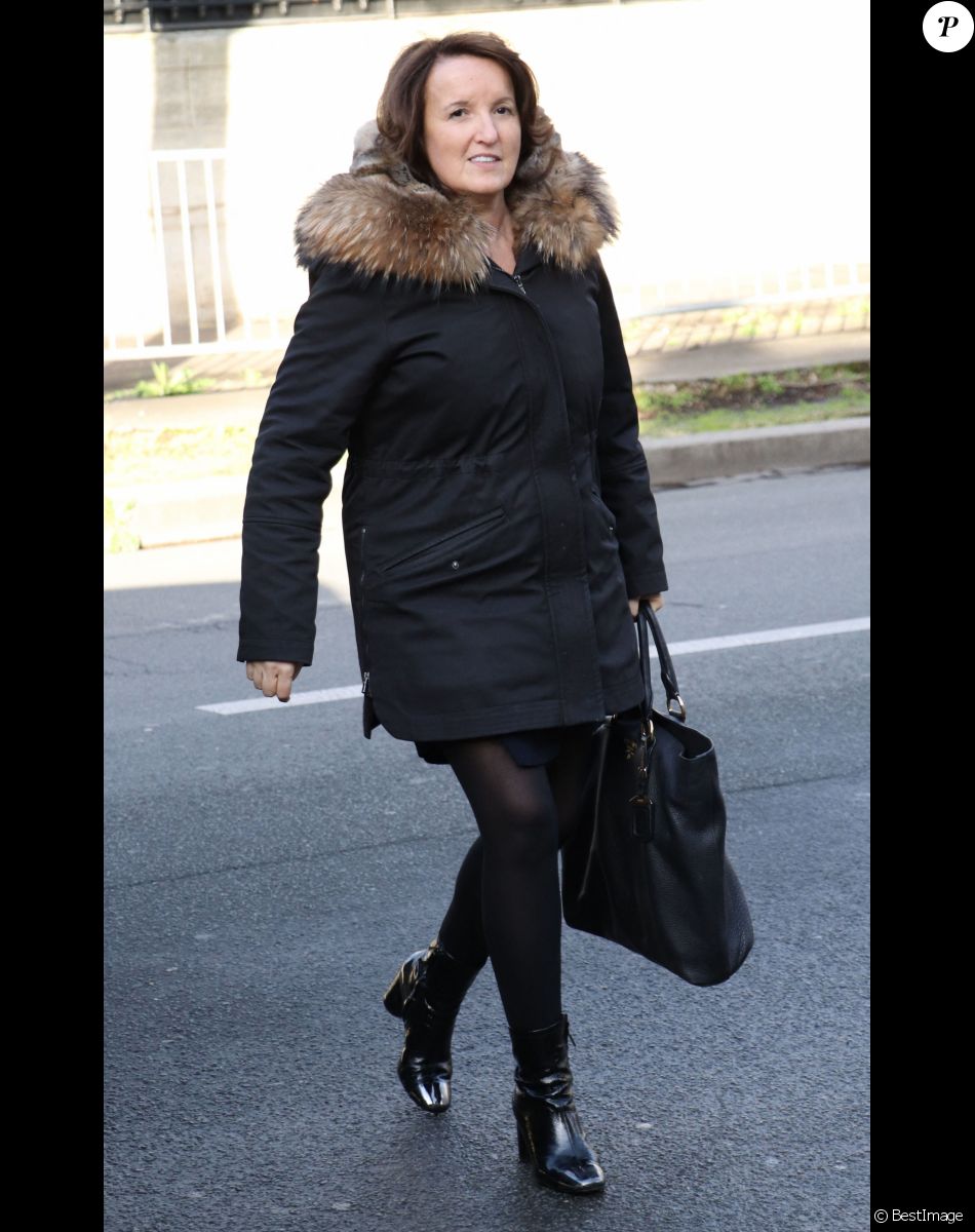 Anne Roumanoff - Arrivées des people sur l'enregistrement de l'émission "Vivement dimanche" au Pavillon Gabriel à Paris le 26 février 2020.