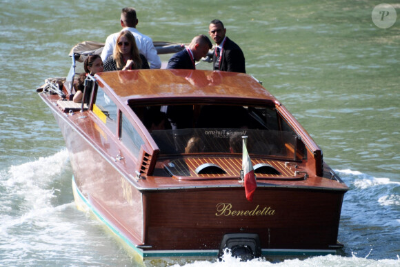 Ben Affleck et Jennifer Lopez prennent un bateau-taxi à Venise en marge du 78ème festival international du film de Venise, la Mostra le 10 septembre 2021.