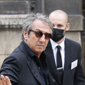 Richard Anconina - Obsèques de Jean-Paul Belmondo en en l'église Saint-Germain-des-Prés, à Paris, le 10 septembre 2021. © Cyril Moreau / Bestimage 