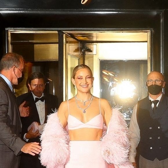 Kate Hudson à la sortie du Carlyle Hotel pour se rendre à la soirée du Met Gala (Met Ball) 2021 à New York le 13 septembre 2021.