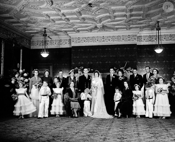 La reine Mère et mariage de Timothy Colman et miss Mary Bowes-Lyon le 16 novembre 1951. 