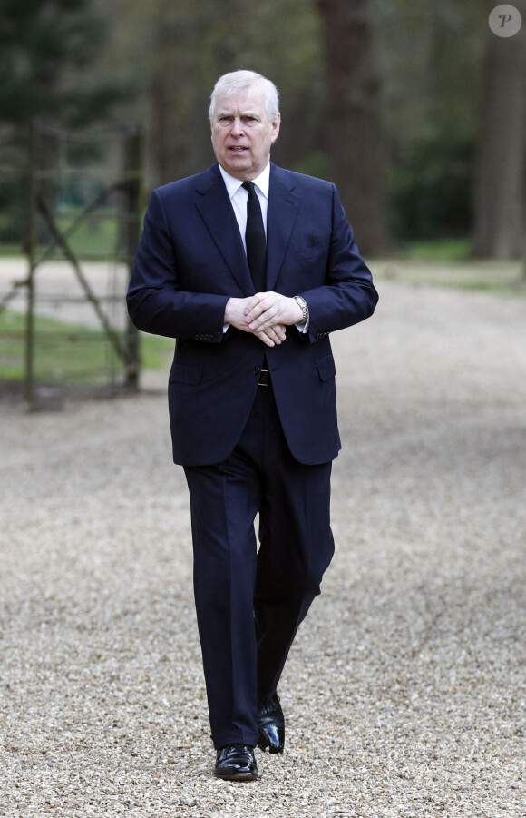 Le prince Andrew, duc York, assiste au service religieux en la chapelle royale à Windsor.