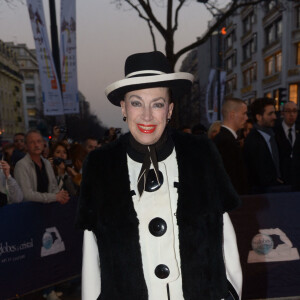 Geneviève de Fontenay arrive à la 9e cérémonie des Globes de Cristal au Lido à Paris, le 10 mars 2014.