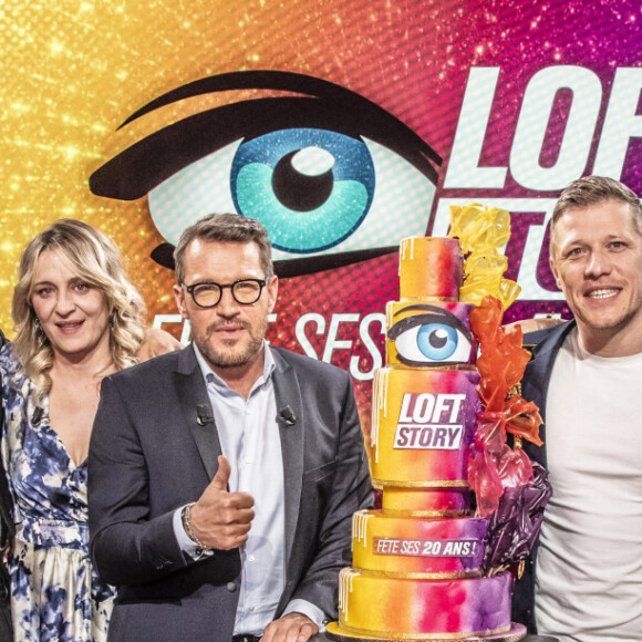 Fabrice Beguin, Kenza Braiga, Steevy Boulay, Delphine Castex, Benjamin Castaldi, Jean-Edouard Lipa, Julie Mercy, Christophe Mercy - Enregistrement de l'émission "Les 20 ans du Loft", diffusée en direct sur C8 et présentée par Benjamin Castaldi, à Paris. Le 8 avril 2021 © Jack Tribeca / Bestimage