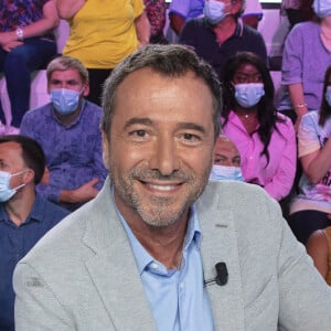 Exclusif - Bernard Montiel - Première émission de la 12ème saison de TPMP (Touche pas à Mon Poste) diffusée en direct sur C8 le 30 août 2021. © Jack Tribeca / Bestimage 