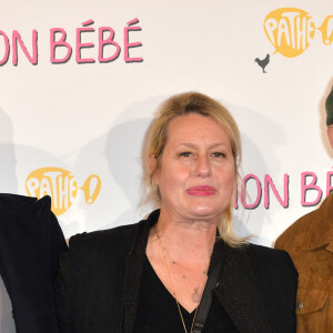 Luana Belmondo entre ses fils Giacomo Belmondo et Alessandro Belmondo à l'avant-première du film "Mon Bébé" au cinéma Gaumont Opéra (côté Capucines) à Paris, France, le 11 mars 2019. © Veeren/Bestimage 