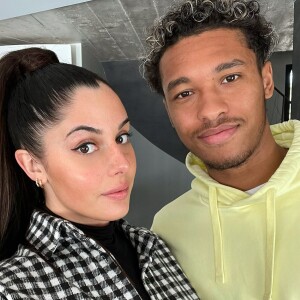 Coralie Porrovechio, ex-candidate de télé-réalité vue dans "Secret Story", est désormais heureuse avec son compagnon Boubacar Kamara qui est également le père de son fils Leeroy et de leur futur bébé.