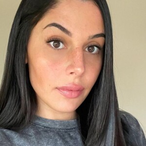 Coralie Porrovechio, ex-candidate de télé-réalité vue dans "Secret Story", est désormais heureuse avec son compagnon Boubacar Kamara qui est également le père de son fils Leeroy et de leur futur bébé.