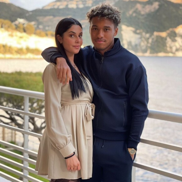 Coralie Porrovechio, ex-candidate de télé-réalité vue dans "Secret Story", est désormais heureuse avec son compagnon Boubacar Kamara qui est également le père de son fils Leeroy et de leur futur bébé.