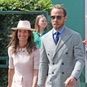 Pippa Middleton (Matthews) et son frère James Middleton assistent au championnat de Wimbledon à Londres.