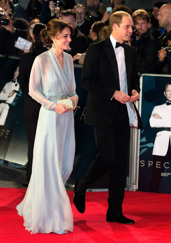 Le prince William et Kate Middleton assistent à la première de James Bond "Spectre" à Londres.