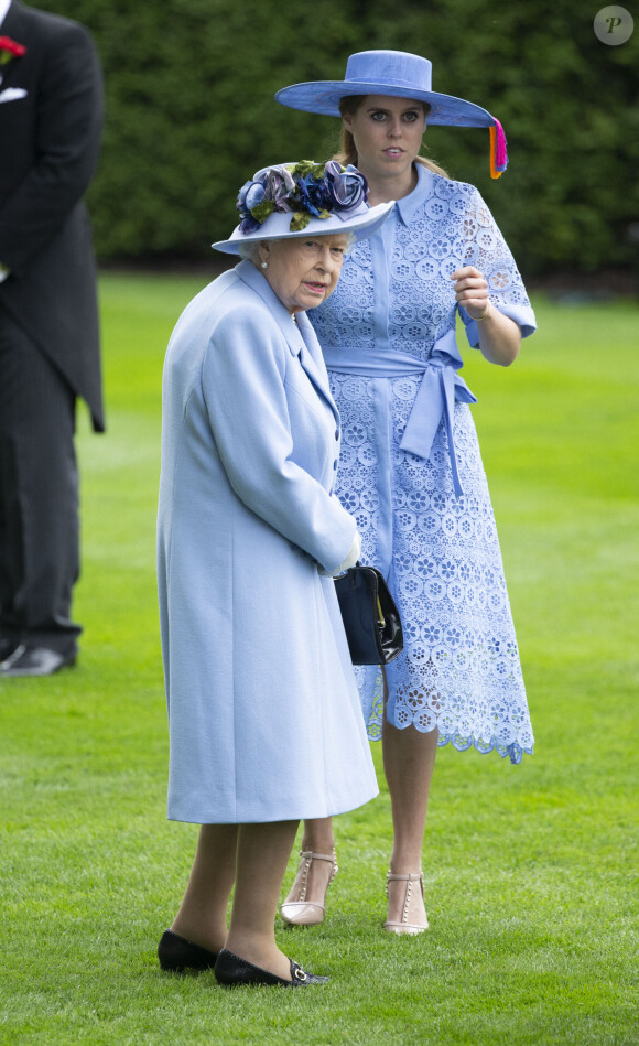 La reine Elisabeth II d'Angleterre et la princesse Beatrice d'York - La famille royale britannique et les souverains néerlandais lors de la première journée des courses d'Ascot 2019, à Ascot, Royaume Uni, le 18 juin 2019.